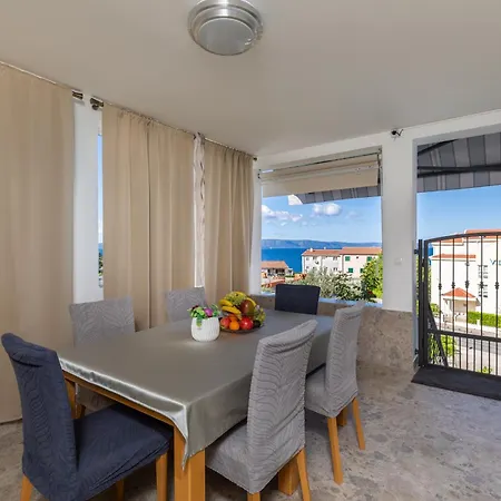 Apartment By The Sea Tucepi, Makarska - 22656 *