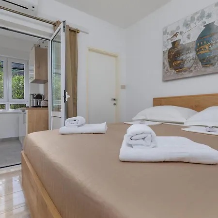 Apartment By The Sea Tucepi, Makarska - 22656