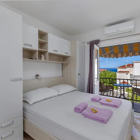 By The Sea Tucepi, Makarska - 22656 Apartment *