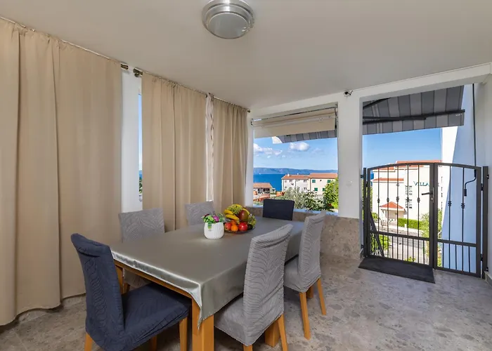 Apartment By The Sea Tucepi, Makarska - 22656 *