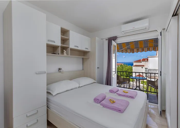 By The Sea Tucepi, Makarska - 22656 Apartment *
